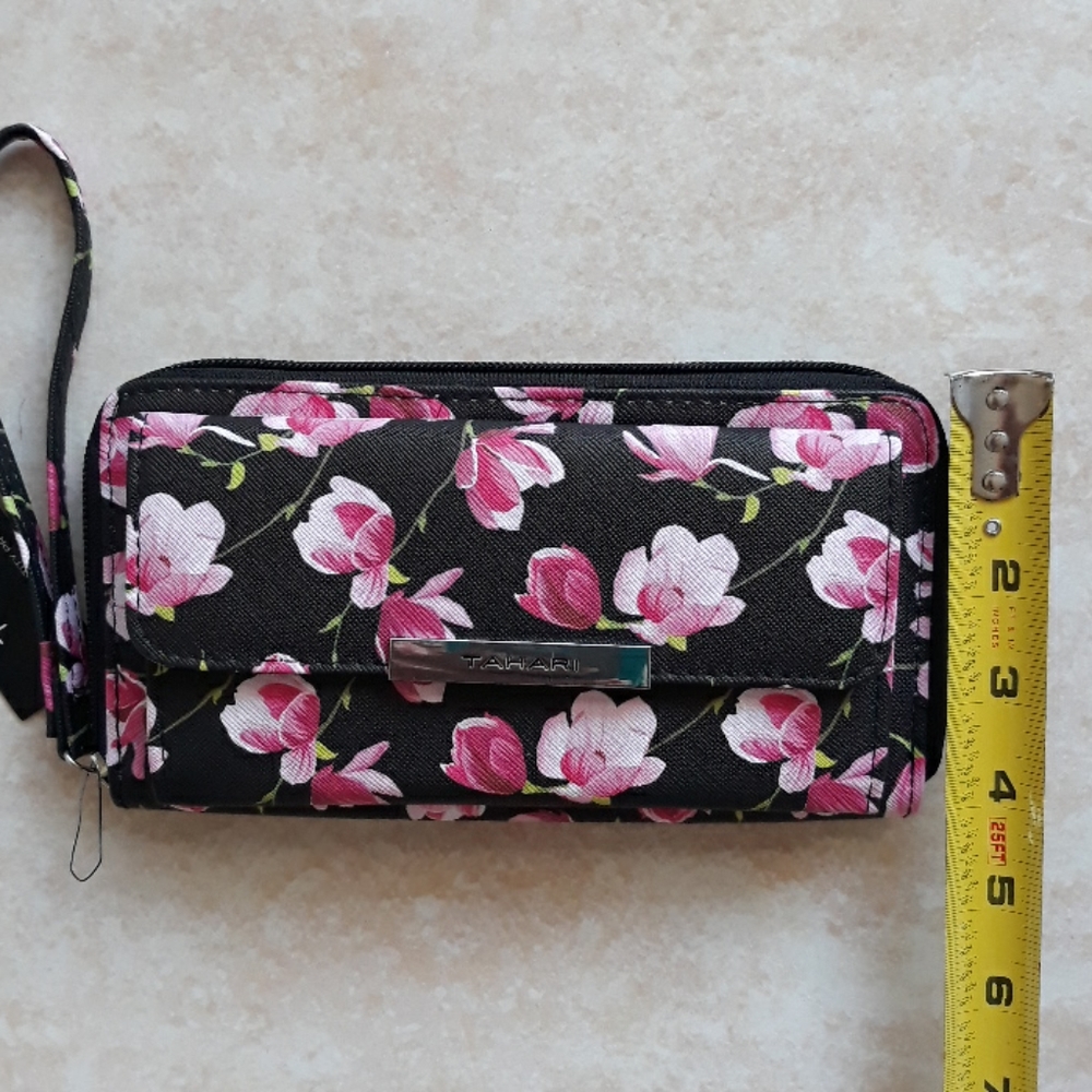 3x*Host Pick*Tahari RFID pretty wristlet - Picture 8 of 16
